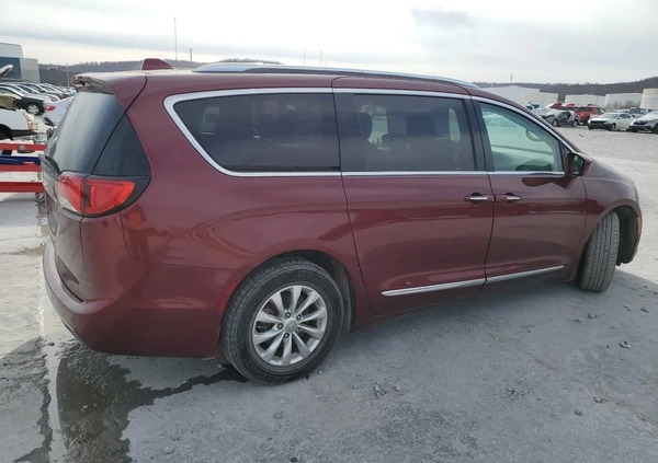 Chrysler Pacifica cena 46900 przebieg: 70140, rok produkcji 2018 z Siewierz małe 56